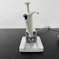 Invitrogen Neon NxT Electroporation System image 2